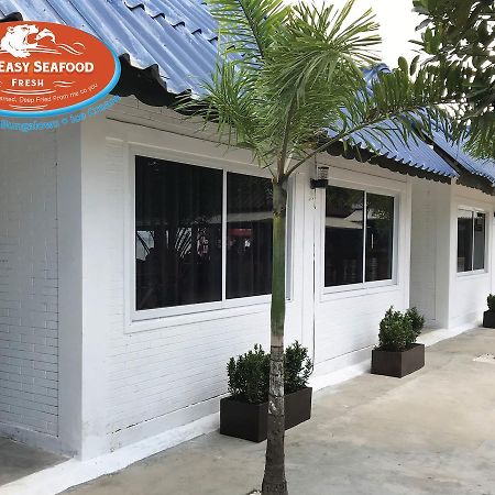 Two Easy Bungalow Hotel Sihanoukville Bagian luar foto