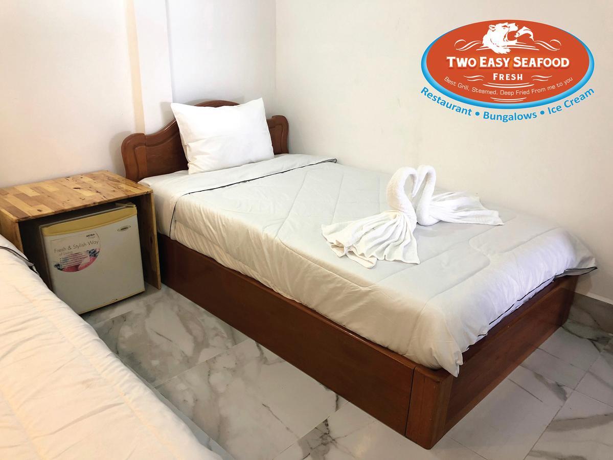 Two Easy Bungalow Hotel Sihanoukville Bagian luar foto