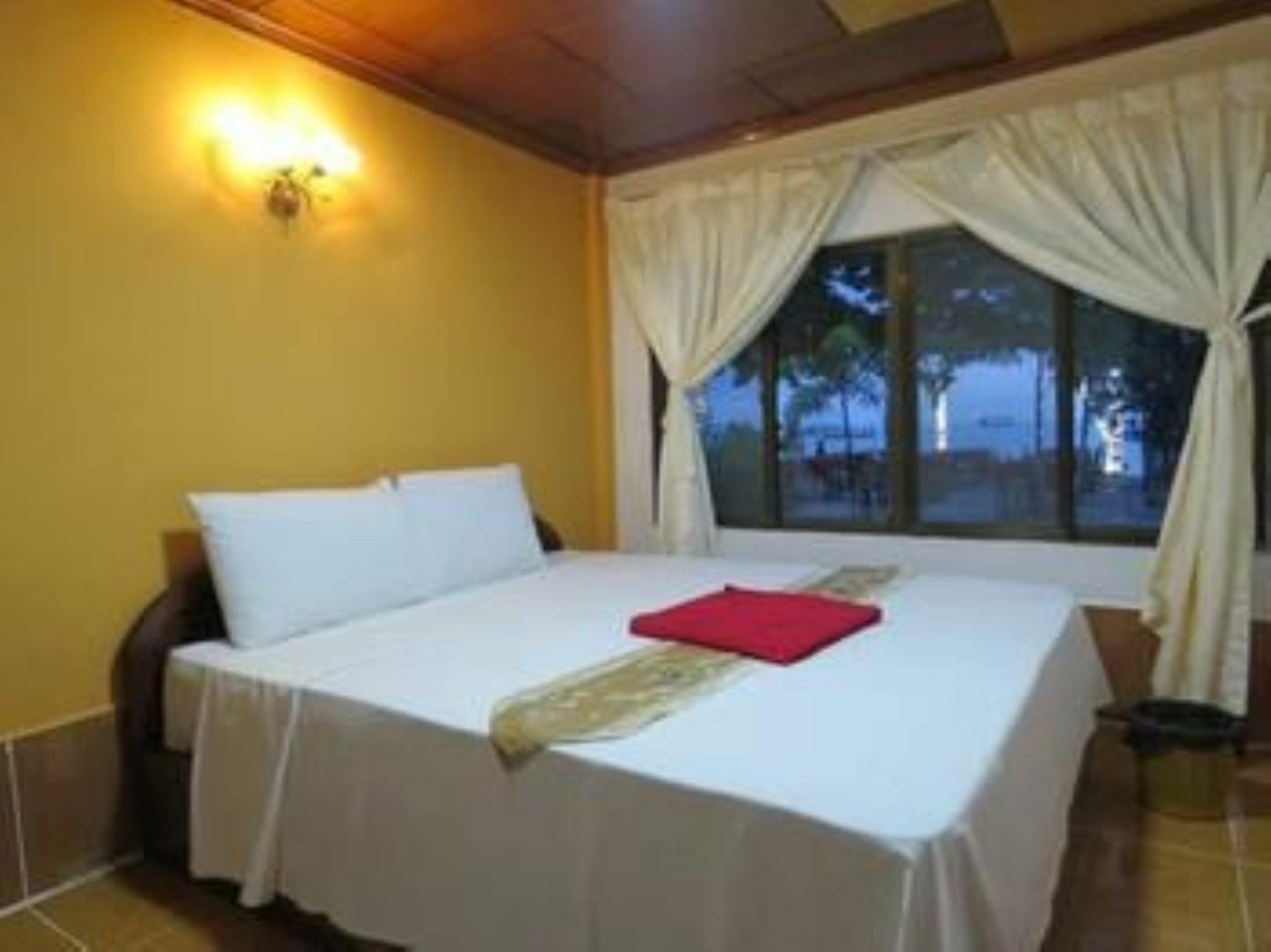 Two Easy Bungalow Hotel Sihanoukville Bagian luar foto