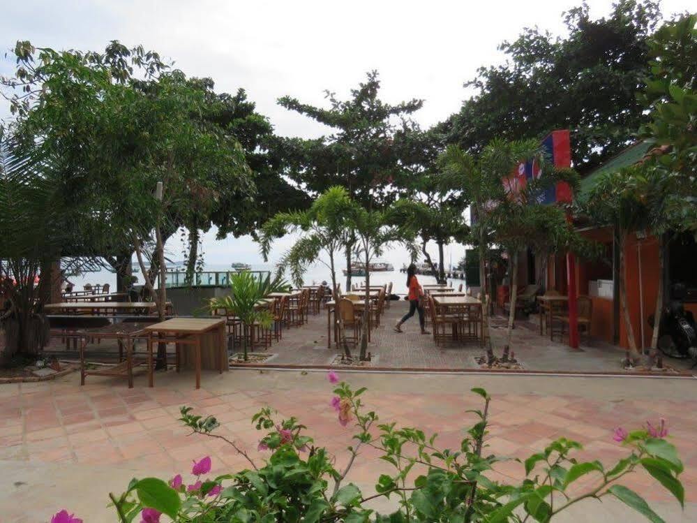 Two Easy Bungalow Hotel Sihanoukville Bagian luar foto